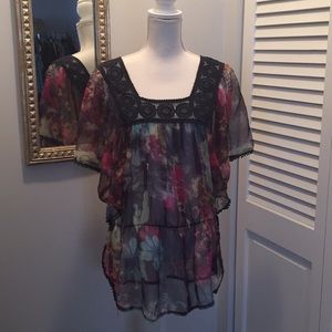 Angie flowy tiered top